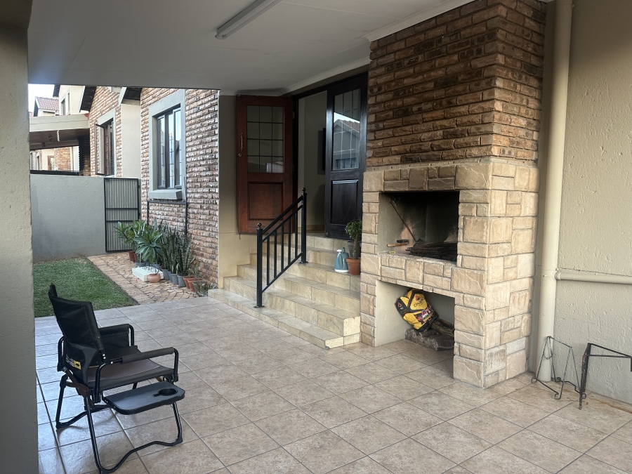 To Let 3 Bedroom Property for Rent in Cashan North West